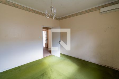 Casa à venda com 480m², 4 quartos e 2 vagas Casa à venda com 480m², 4 quartos e 2 vagasQuarto 2