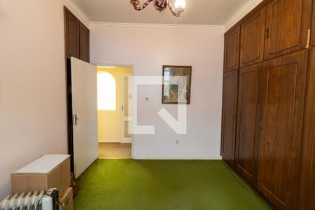 Casa à venda com 480m², 4 quartos e 2 vagas Casa à venda com 480m², 4 quartos e 2 vagasQuarto 1