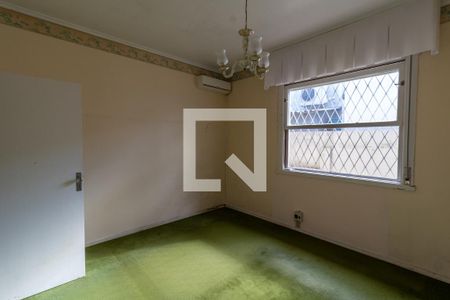 Casa à venda com 480m², 4 quartos e 2 vagas Casa à venda com 480m², 4 quartos e 2 vagasQuarto 2