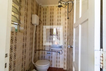 Casa à venda com 480m², 4 quartos e 2 vagas Casa à venda com 480m², 4 quartos e 2 vagasBanheiro de serviço