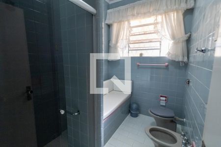 Casa à venda com 480m², 4 quartos e 2 vagas Casa à venda com 480m², 4 quartos e 2 vagasBanheiro