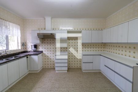 Casa à venda com 480m², 4 quartos e 2 vagas Casa à venda com 480m², 4 quartos e 2 vagasCozinha