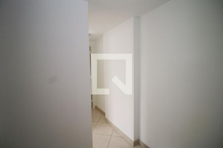 Sala - Corredor de apartamento para alugar com 2 quartos, 78m² em Penha Circular, Rio de Janeiro