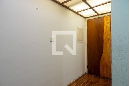 Sala - Corredor de entrada de apartamento para alugar com 3 quartos, 140m² em Morro dos Ingleses, São Paulo