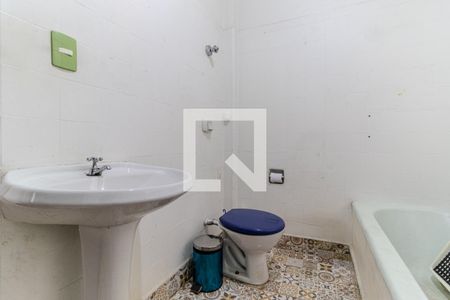 Banheiro de kitnet/studio para alugar com 1 quarto, 38m² em Santa Ifigênia, São Paulo