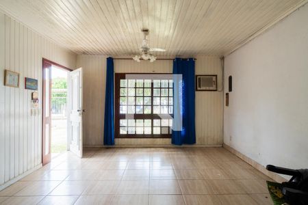 Sala de casa à venda com 2 quartos, 460m² em Vila Nova, Porto Alegre