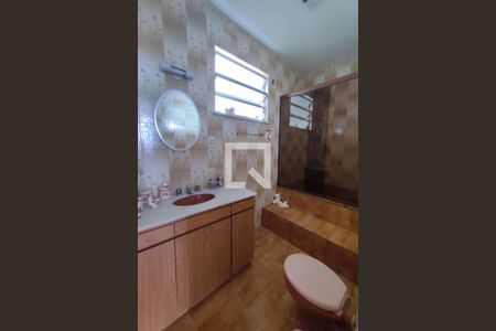 Apartamento à venda com 385m², 5 quartos e 3 vagas Apartamento à venda com 385m², 5 quartos e 3 vagasBanheiro 1