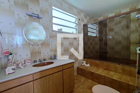 Apartamento à venda com 385m², 5 quartos e 3 vagas Apartamento à venda com 385m², 5 quartos e 3 vagasBanheiro 1