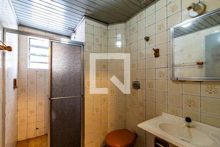 Banheiro de apartamento à venda com 1 quarto, 40m² em Cristal, Porto Alegre