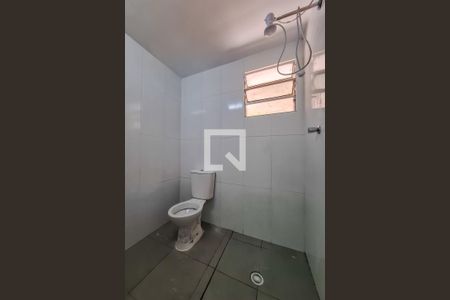 banheiro de kitnet/studio para alugar com 1 quarto, 15m² em Vila Deodoro, São Paulo