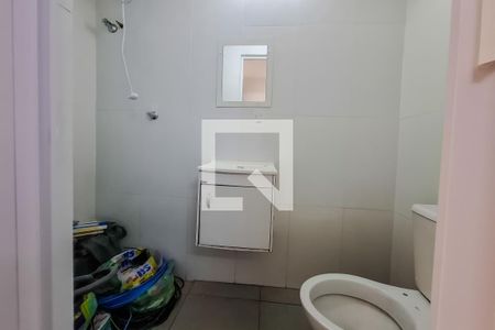 Banheiro de kitnet/studio para alugar com 1 quarto, 15m² em Vila Deodoro, São Paulo