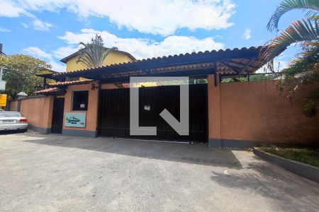 Casa de condomínio à venda com 120m², 4 quartos e 1 vaga Casa de condomínio à venda com 120m², 4 quartos e 1 vagaFachada