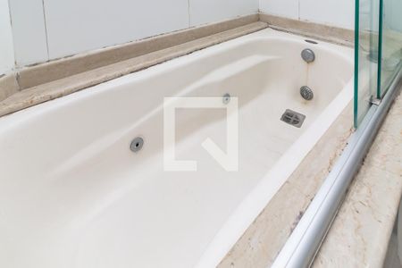 Apartamento à venda com 100m², 3 quartos e 2 vagas Apartamento à venda com 100m², 3 quartos e 2 vagasBanheiro da Suíte