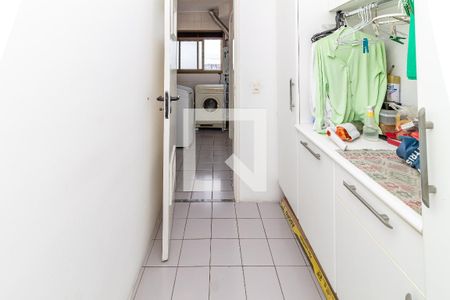 Apartamento à venda com 100m², 3 quartos e 2 vagas Apartamento à venda com 100m², 3 quartos e 2 vagasQuarto de Serviço