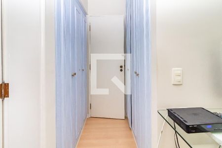 Apartamento à venda com 100m², 3 quartos e 2 vagas Apartamento à venda com 100m², 3 quartos e 2 vagasSuíte