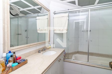 Apartamento à venda com 100m², 3 quartos e 2 vagas Apartamento à venda com 100m², 3 quartos e 2 vagasBanheiro da Suíte