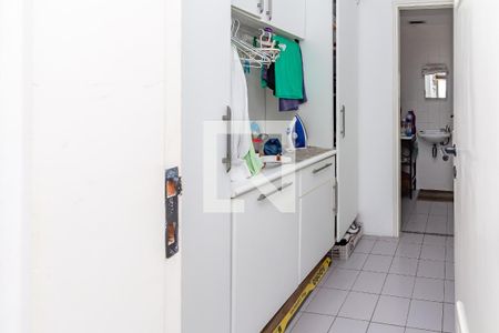 Apartamento à venda com 100m², 3 quartos e 2 vagas Apartamento à venda com 100m², 3 quartos e 2 vagasQuarto de Serviço