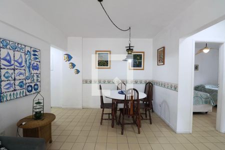 Sala de apartamento para alugar com 2 quartos, 90m² em Jardim Las Palmas, Guarujá