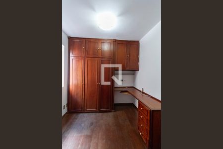 Quarto 1 de apartamento para alugar com 3 quartos, 130m² em Ouro Preto, Belo Horizonte