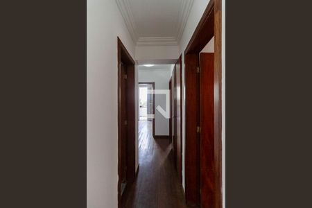 Corredor de apartamento para alugar com 3 quartos, 130m² em Ouro Preto, Belo Horizonte