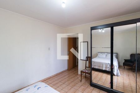 Quarto 1 de casa para alugar com 3 quartos, 215m² em Quitaúna, Osasco