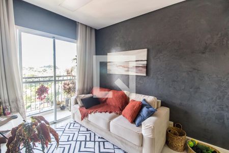 Sala de TV de apartamento à venda com 2 quartos, 55m² em Jardim Tupanci, Barueri