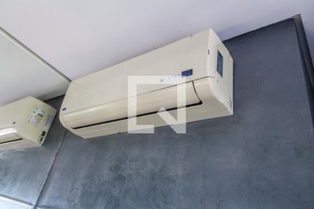 Detalhe Sala de apartamento à venda com 2 quartos, 55m² em Jardim Tupanci, Barueri