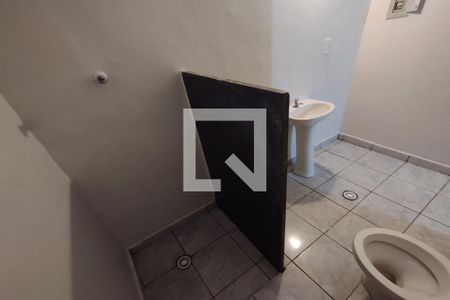 Banheiro de kitnet/studio para alugar com 1 quarto, 29m² em Antonio Marincek, Ribeirão Preto