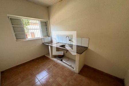 Cozinha de kitnet/studio para alugar com 1 quarto, 29m² em Antonio Marincek, Ribeirão Preto