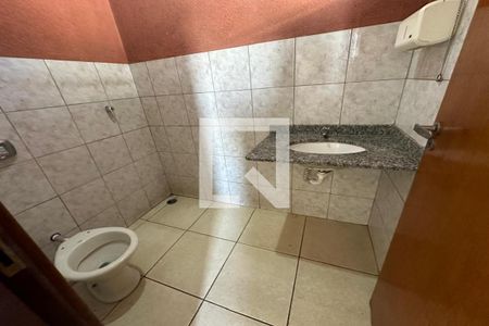 Banheiro de kitnet/studio para alugar com 1 quarto, 29m² em Antonio Marincek, Ribeirão Preto