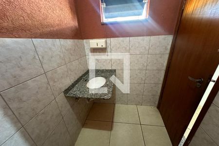 Banheiro de kitnet/studio para alugar com 1 quarto, 29m² em Antonio Marincek, Ribeirão Preto