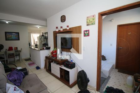 Sala de apartamento à venda com 2 quartos, 60m² em Olaria, Rio de Janeiro