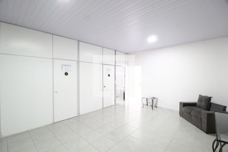 Sala de kitnet/studio para alugar com 1 quarto, 85m² em Santa Mônica, Uberlândia