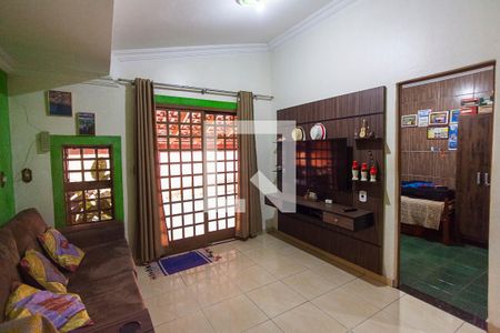 Sala de casa para alugar com 3 quartos, 210m² em Granada, Uberlândia