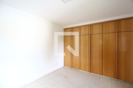 Quarto 1 de casa para alugar com 4 quartos, 420m² em Jardim Karaíba, Uberlândia