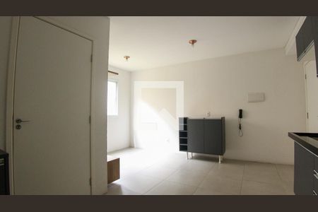 Sala/Cozinha de apartamento para alugar com 1 quarto, 42m² em Sítio da Figueira, São Paulo