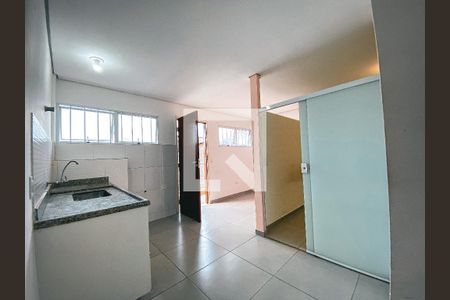 Sala/Cozinha de kitnet/studio para alugar com 1 quarto, 28m² em Cidade Intercap, São Paulo