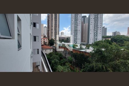 Vista Quarto 1  de apartamento à venda com 2 quartos, 57m² em Vila Valparaíso, Santo André