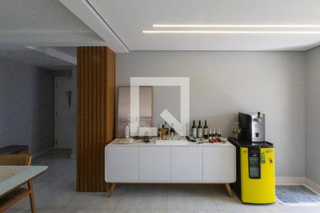 Sala de estar de apartamento à venda com 2 quartos, 81m² em Vila Isa, São Paulo