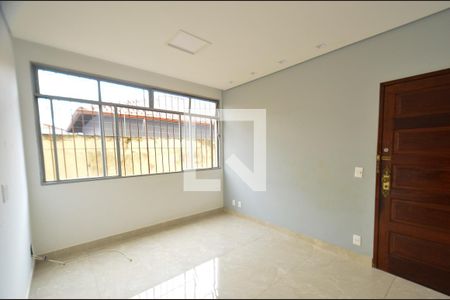 Sala de estar de apartamento à venda com 3 quartos, 84m² em Floresta, Belo Horizonte