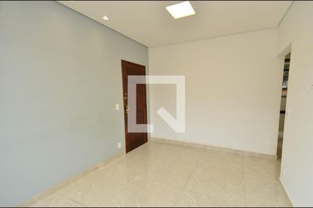 Sala de estar de apartamento à venda com 3 quartos, 84m² em Floresta, Belo Horizonte