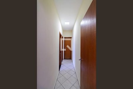 Corredor de apartamento para alugar com 2 quartos, 120m² em Manacás, Belo Horizonte