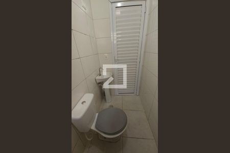 Banheiro de apartamento para alugar com 1 quarto, 30m² em Vila Ré, São Paulo