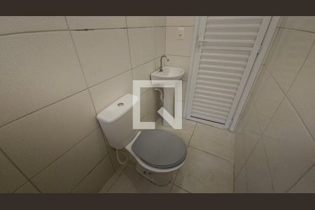 Banheiro de apartamento para alugar com 1 quarto, 30m² em Vila Ré, São Paulo