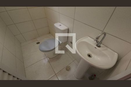 Banheiro de apartamento para alugar com 1 quarto, 30m² em Vila Ré, São Paulo