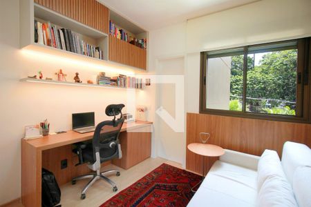 Suite 2 de apartamento à venda com 2 quartos, 70m² em Santo Antônio, Belo Horizonte