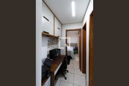 Corredor de apartamento à venda com 2 quartos, 65m² em Ouro Preto, Belo Horizonte