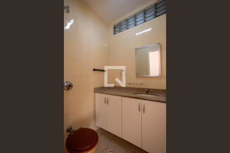 Lavabo de apartamento para alugar com 3 quartos, 100m² em Tijuca, Rio de Janeiro