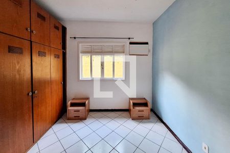 Quarto 1 de casa para alugar com 3 quartos, 360m² em Itaipu, Niterói