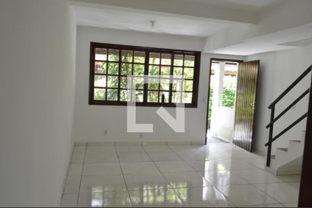 Sala de casa de condomínio à venda com 2 quartos, 90m² em Freguesia (jacarepaguá), Rio de Janeiro